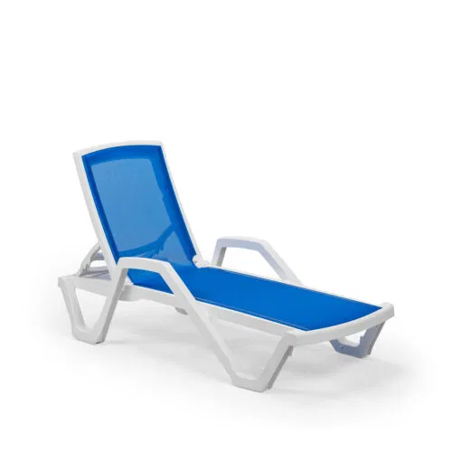 sunbed_mare_witharm_white_darkblue_fr Liege Mare mit Armlehnen - Weiß und Dunkelblau – Bild 1